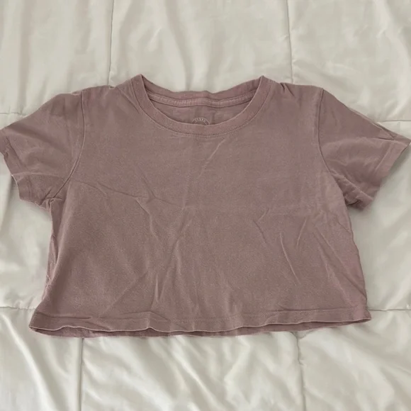 Urban Outfitters Cropped T-Shirt - Picture 1 of 2